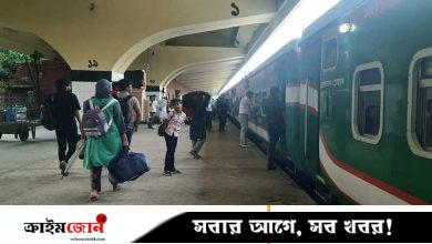 লক্কড় ঝক্কড় দুই ট্রেনে ভুগছে যাত্রীরা