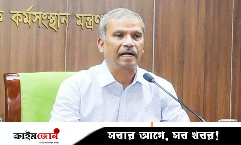 ঢামেকে এক ঘণ্টা অবরুদ্ধ আসিফ নজরুল, বেরোলেন বাগান গেট দিয়ে