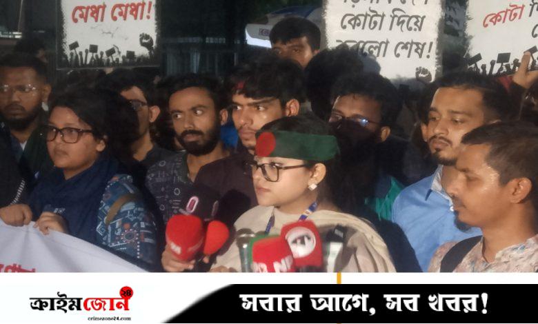 ‘ডিপ্লোমা সন্ত্রাস’ আখ্যা দিয়ে তিনদফা দাবিতে প্রকৌশলী অধিকার আন্দোলনের বিক্ষোভ