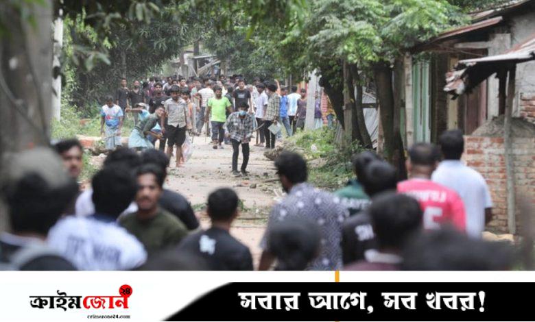 প্রশাসনের সঙ্গে চবি কর্তৃপক্ষের জরুরি বৈঠক, হামলাকারীদের আইনের আওতায় আনার দাবি