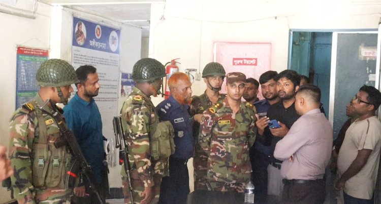 বোদা উপজেলার সুরমা জেনারেল হাসপাতাল ও ডায়াগনস্টিক সেন্টার ভ্রাম্যমাণ আদালতের মাধ্যমে সিলগালা করা হয়। ছবি: আজকের পত্রিকা