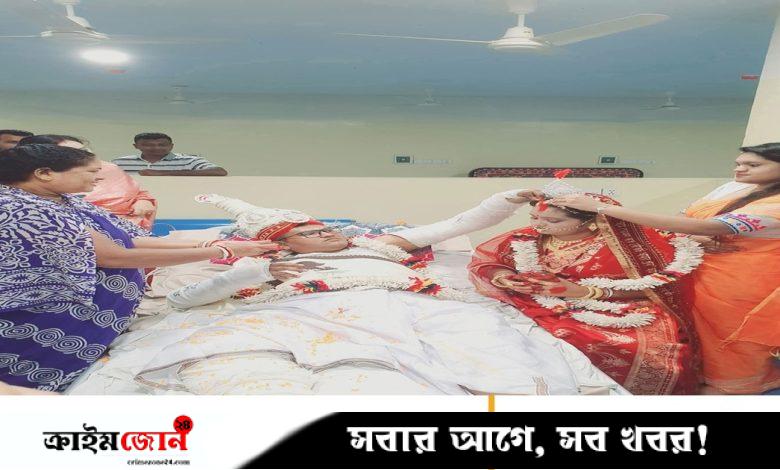 ভাঙা হাত-পা নিয়ে হাসপাতালে বিয়ে, মানিকগঞ্জের যুগলের কাণ্ড ভাইরাল